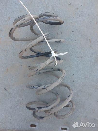 Пружина задняя Citroen C3 Picasso