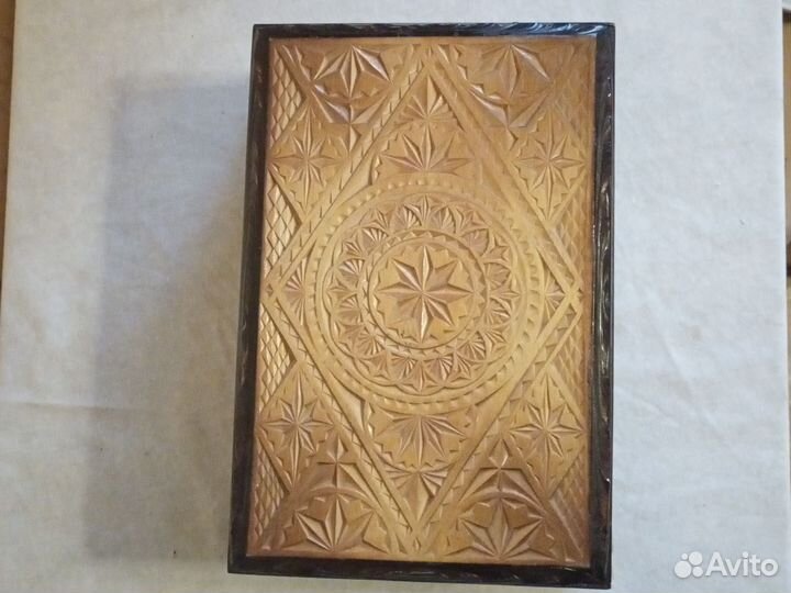 Шкатулка ручной работы из дерева