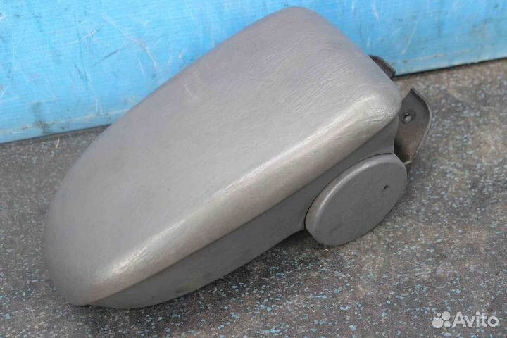 Подлокотник Ford Focus I (Форд Фокус 1) DFW YS4Z54