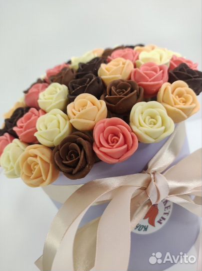 Шоколадные Розы - 51 шт в Шляпной Коробке