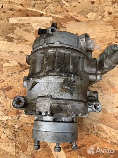 Компрессор кондиционера Audi A8 D3 4.2 BVJ