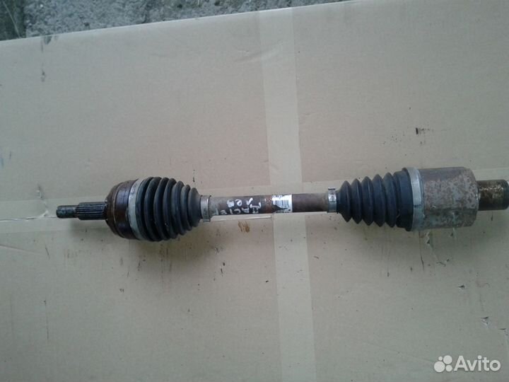 Привод передний правый левый Renault Duster