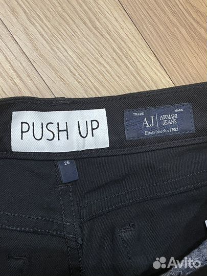 Джинсы Armani женские Push up 42 размер
