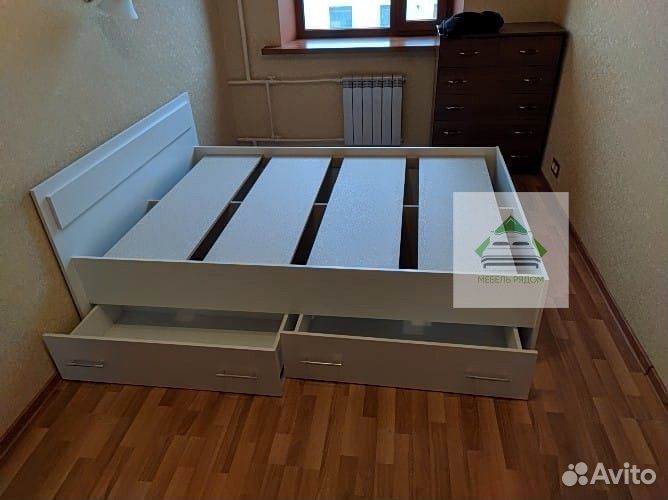 Кровать
