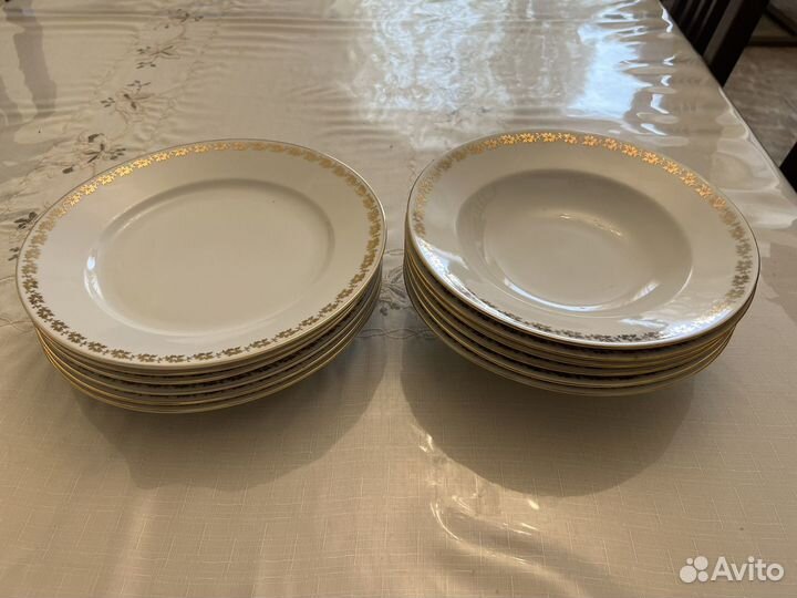 Тарелка фарфор Thun Чехословакия 1970г. 12 штук