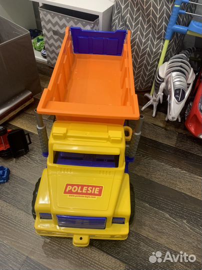 Грузовик самосвал