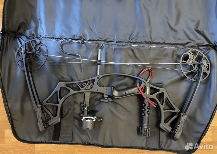 Блочный лук Hoyt