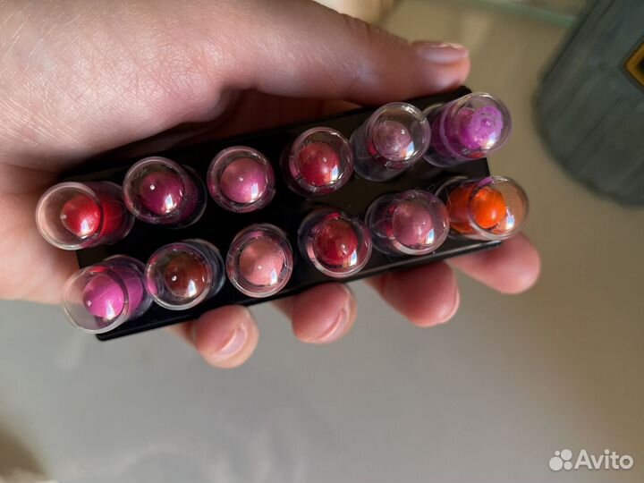 Косметичка новая с набором мини помад