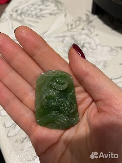 Кулон из нефрита