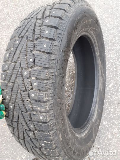 Roadstone Winguard WinSpike SUV 225/65 R17