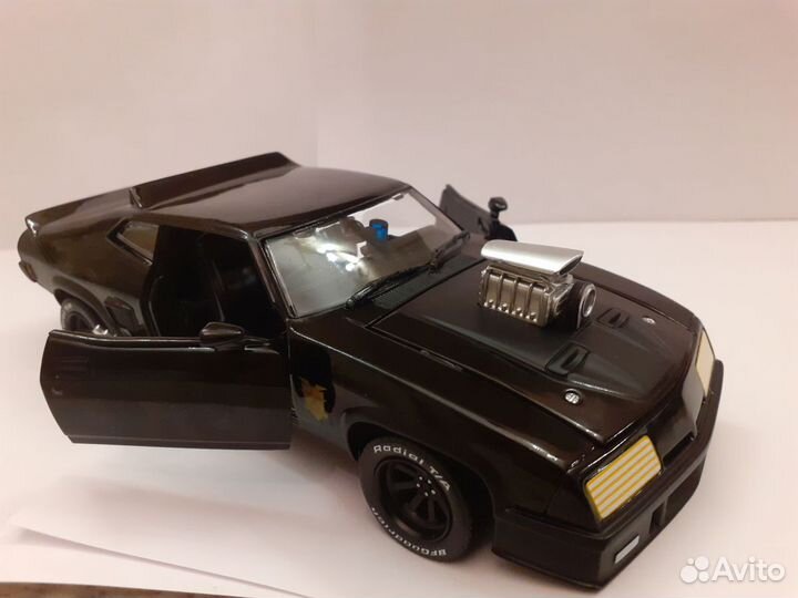 1:24 ford Falcon XB V8 