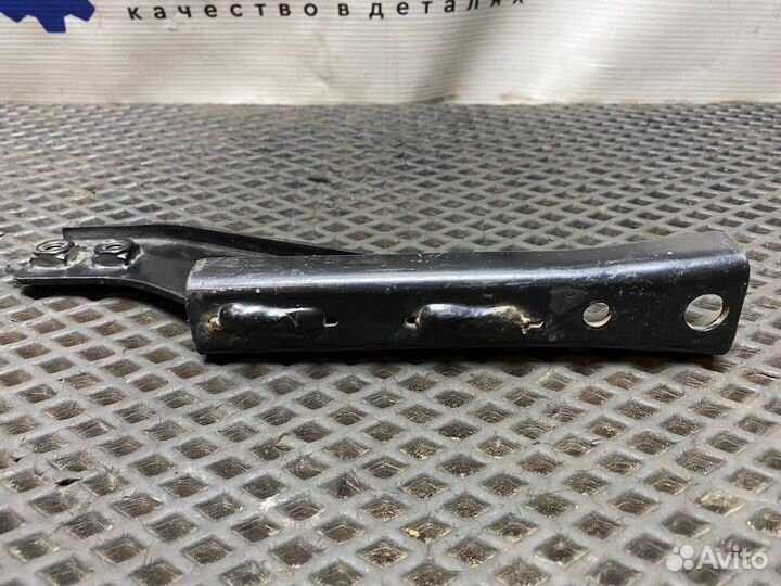 Кронштейн подножки Volvo FH4 82318846