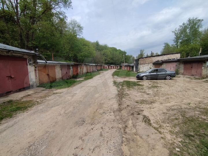 Гараж, > 30 м²