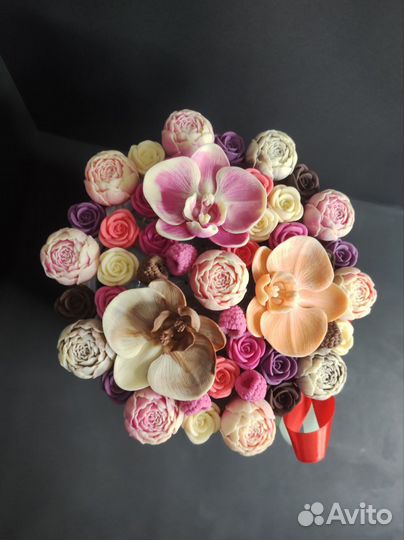 Шоколажные Цветы в Шляпной Коробке