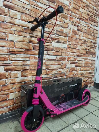 Самокат с ручным тормозом