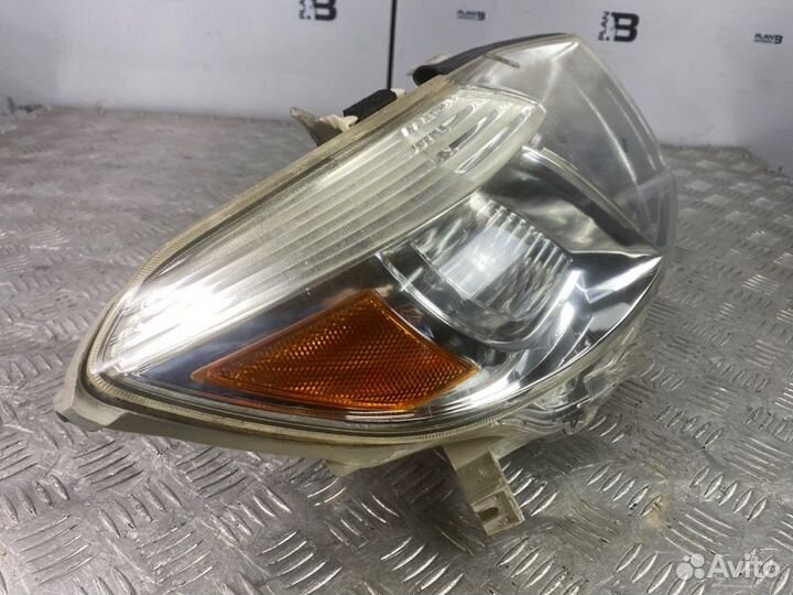 Фара галогеновая передняя правая Toyota Highlander