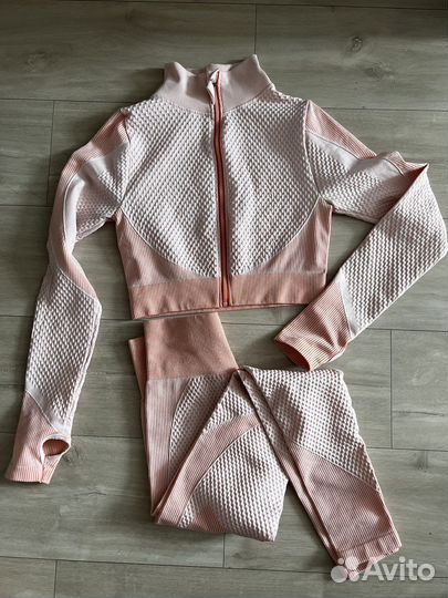 Спортивный костюм женский