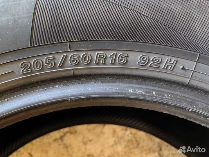 Yokohama BluEarth-ES ES32 205/60 R16 92H