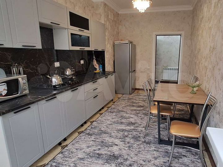 2-к. квартира, 80 м², 1/5 эт.