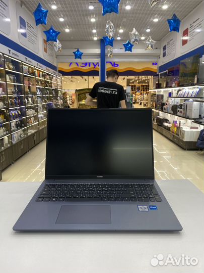 Huawei MateBook D16 i5-12450H / 16 / 1TB