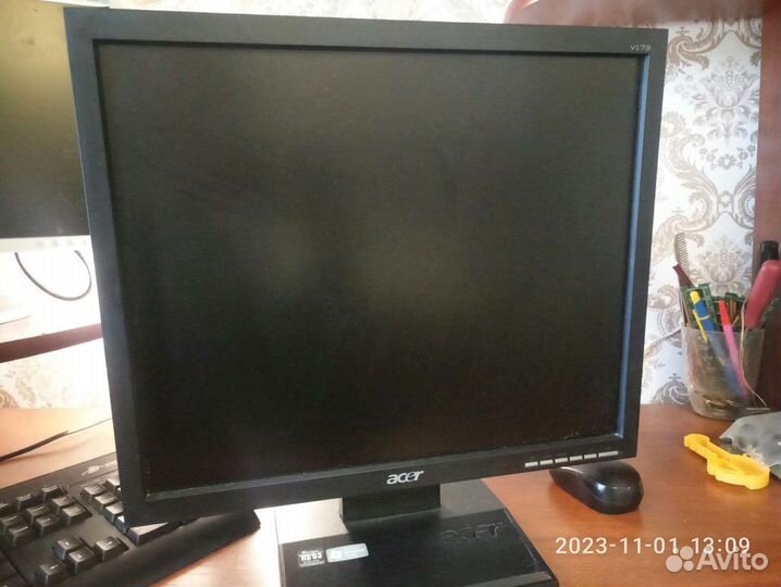 Монитор для компьютера 17