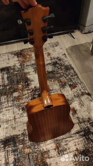Акустическая гитара (массив)