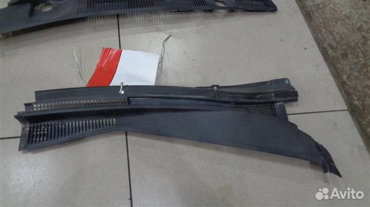 Решетка стеклоочистителя (жабо) правая часть Mits