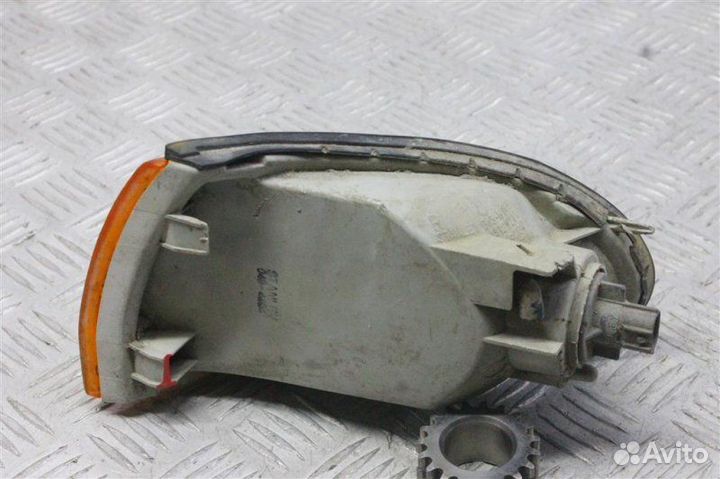 Указатель поворота правый Mitsubishi Libero 4G15