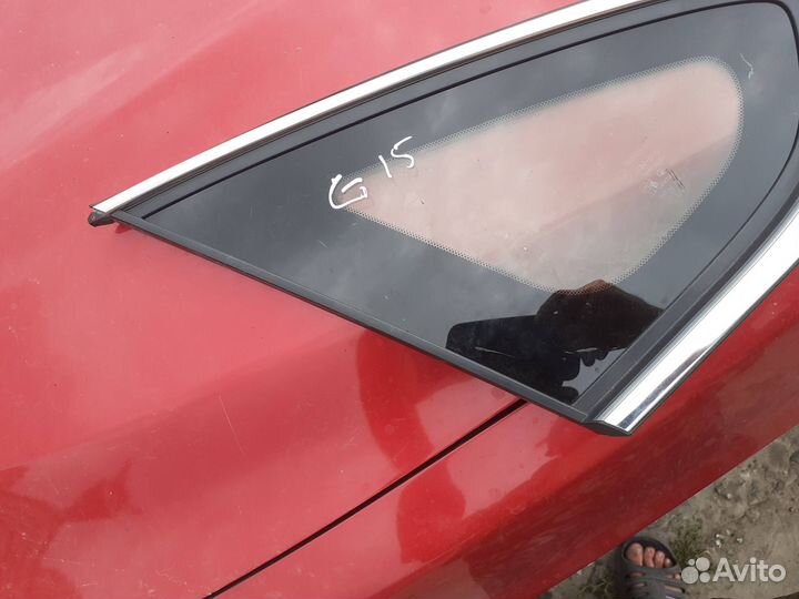 Форточка кузова Nissan Almera (G15)