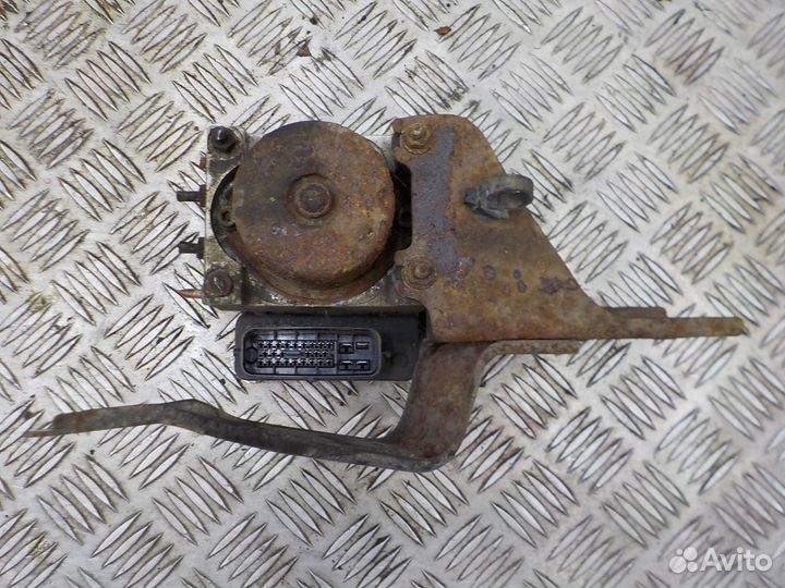 Блок ABS на Mitsubishi Lancer IX