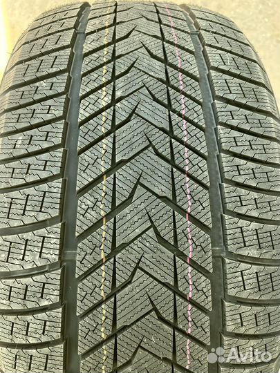 Sonix WinterXPro 999 295/40 R21 147U