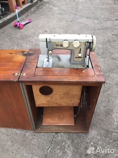 Швейная машина Чайка 3