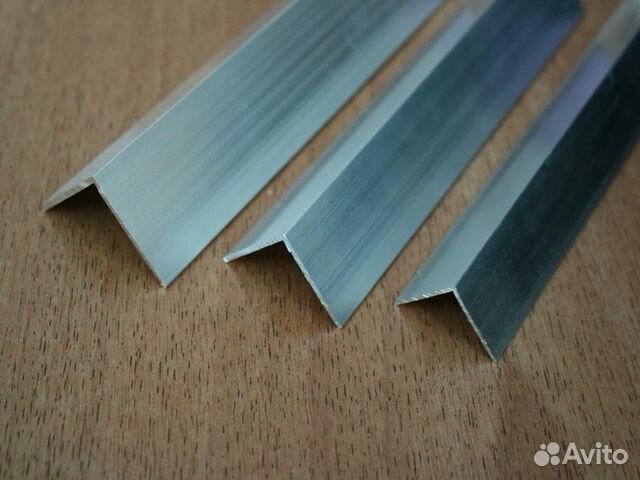 Уголок алюминиевый 25x15 мм