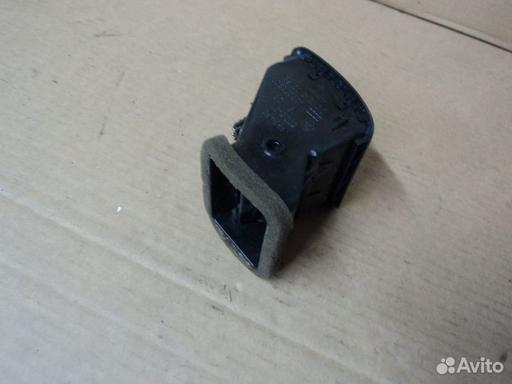 Дефлектор боковой нижний Audi A8 D2