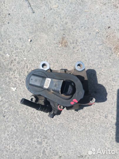 Суппорт задний левый и правый на Пассат б6, Тигуан