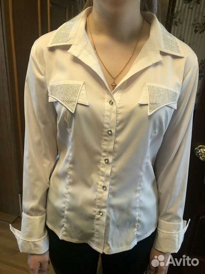 Блузка белая