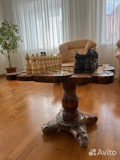 Шахматный стол и шахматы ручной работы