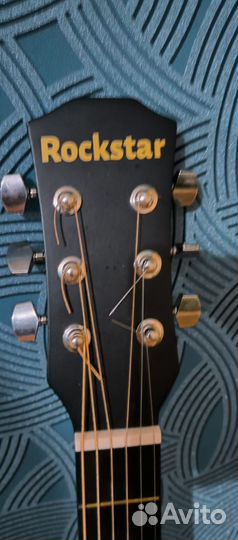 Акустическая гитара