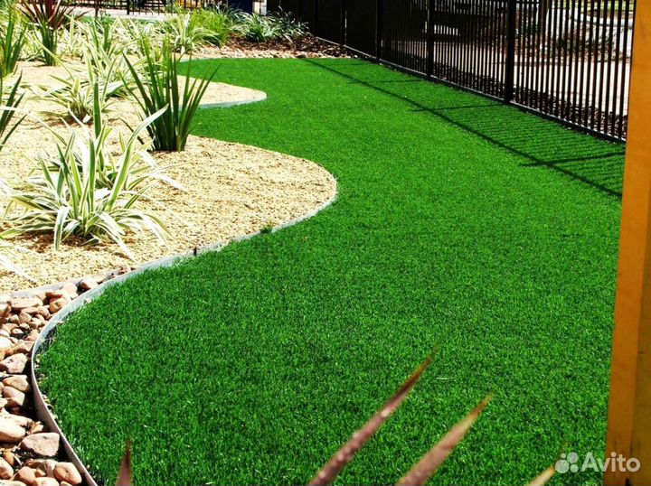 Газон рулонный с укладкой в наличии