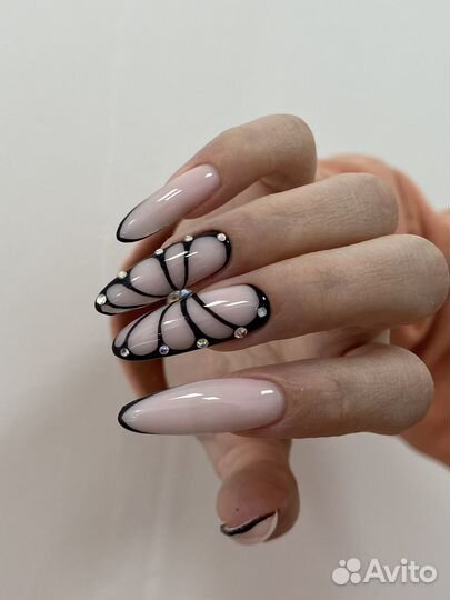 Маникюр педикюр