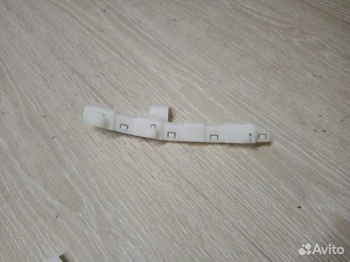 Кронштейн крепление бампера Nissan qashqai J10 Пра