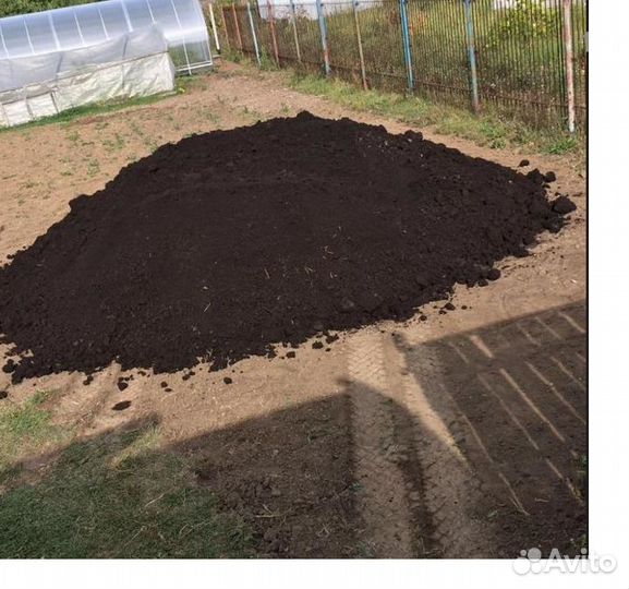 Суземистый(верхний плодородный) слой почвы навоз