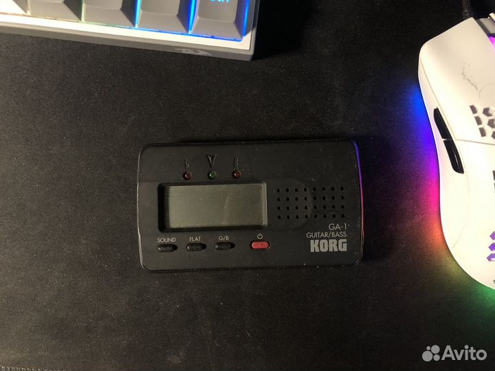 Тюнер для настройки гитары