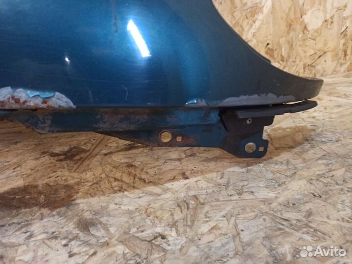 Крыло переднее правое Renault Megane 1 дорест
