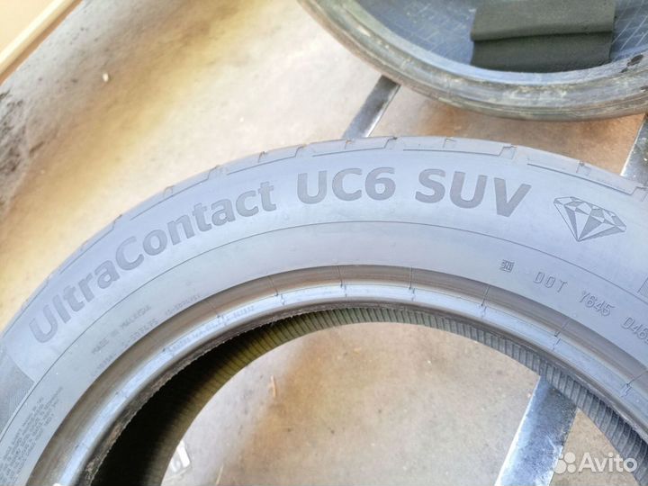 Continental UltraContact UC6 235/60 R18 103V