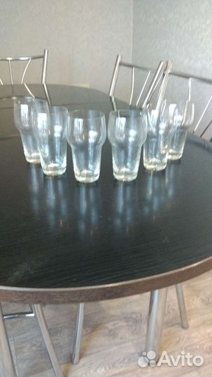 Кувшин со стаканами