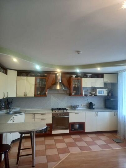 Дом 258 м² на участке 11,5 сот.