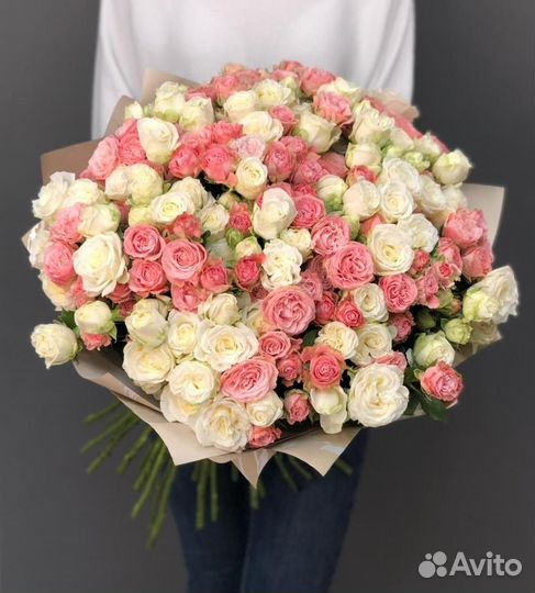 Букет из 51 кустовой розы Бомбастик