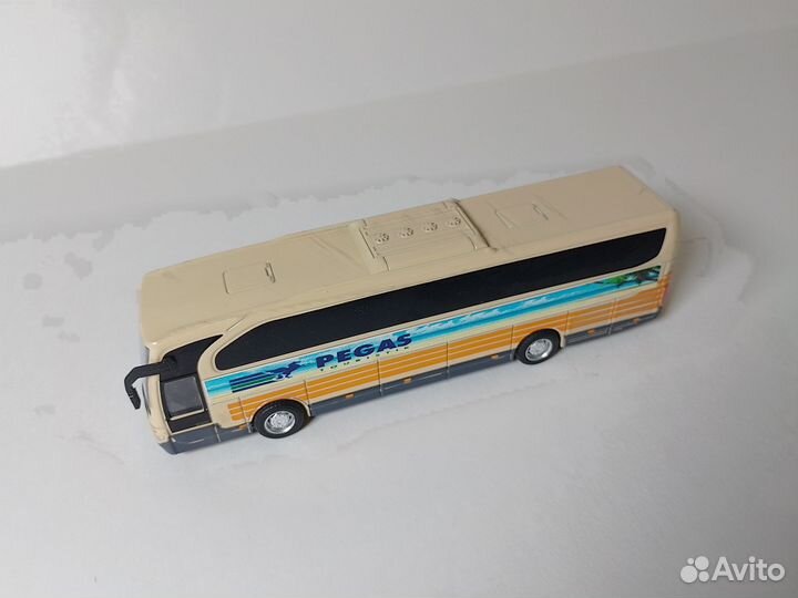 Автобус Pegas touristic 1:72