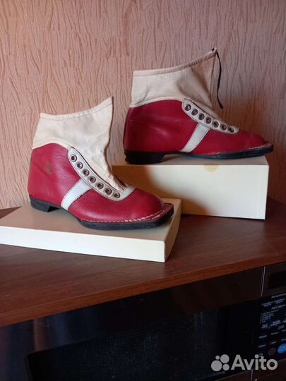 Ботинки лыжные